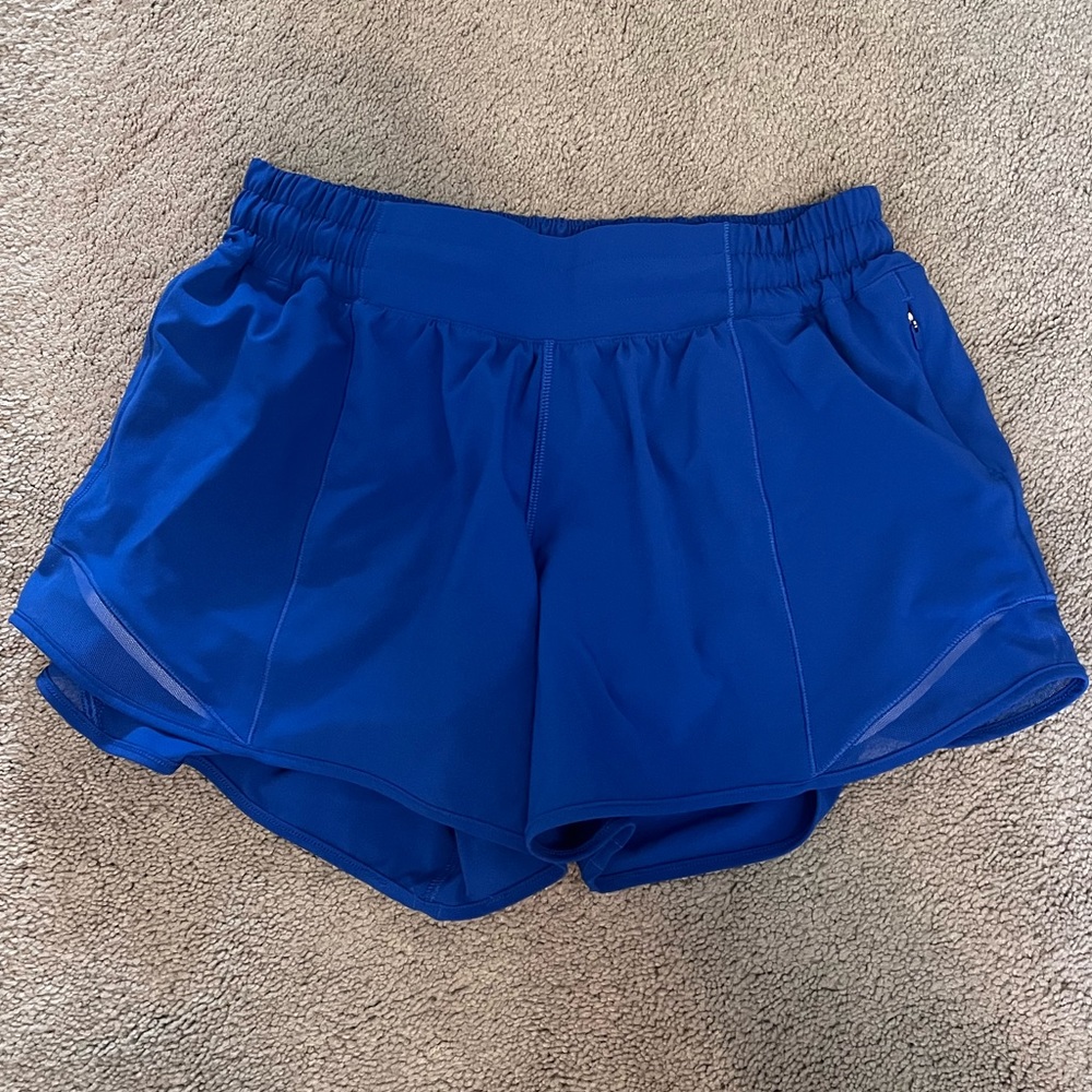 LULULEMON hotty hot 4” shorts 💙